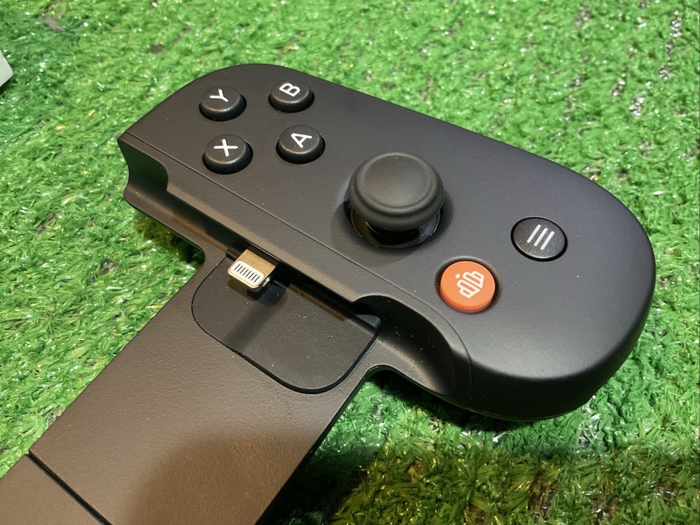 Backbone One Mobile Gaming Controller For iPhone Excellent Condition Plays Well