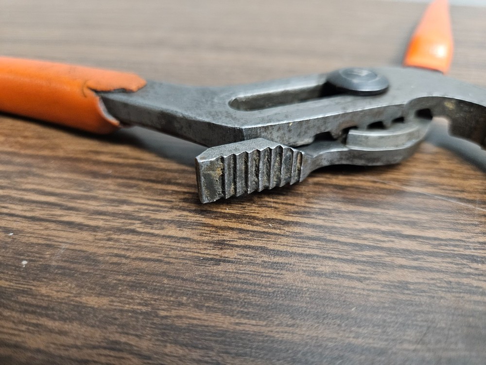 Snap-On 91ACP 9" Adjustable Joint Interlocking Channel Pliers Orange Handle