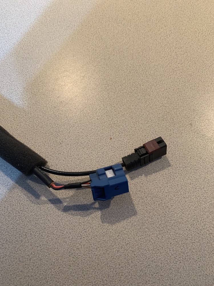 95790-D2000 - 2017-2019 Genesis G90 Left Side View Camera - Mirror Mounted