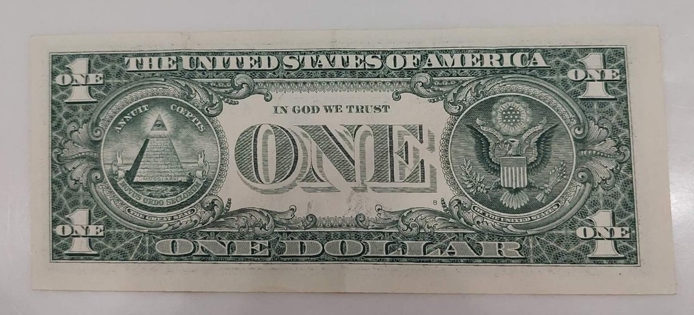 $1 Bill Misaligned One Digit Serial Number *7* STUCK DIGIT Minor ERROR Misprint