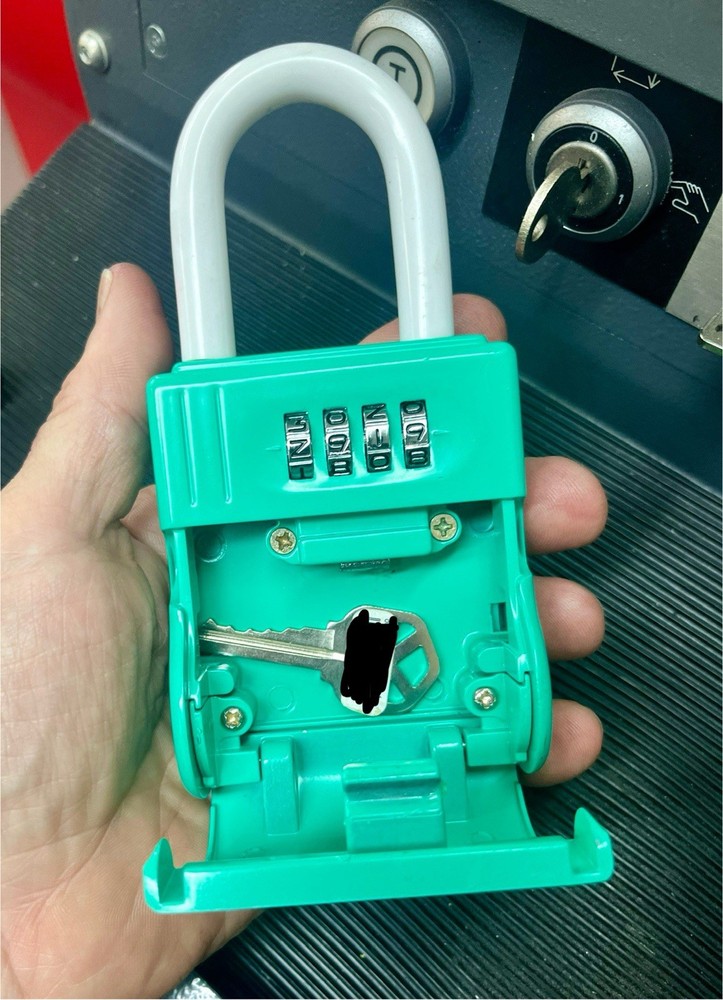 4 Digit Combination Wag! Lockbox For House Key