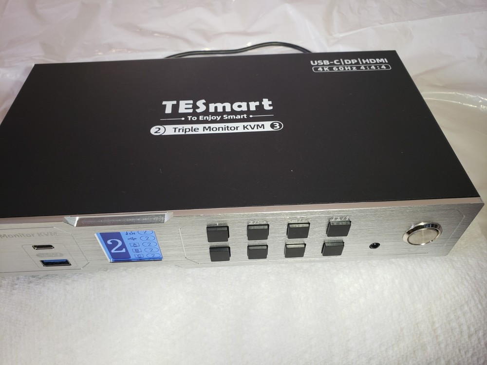 TESMART 2-PORT HYBRID KVM SWITCH HDC2O3-P24