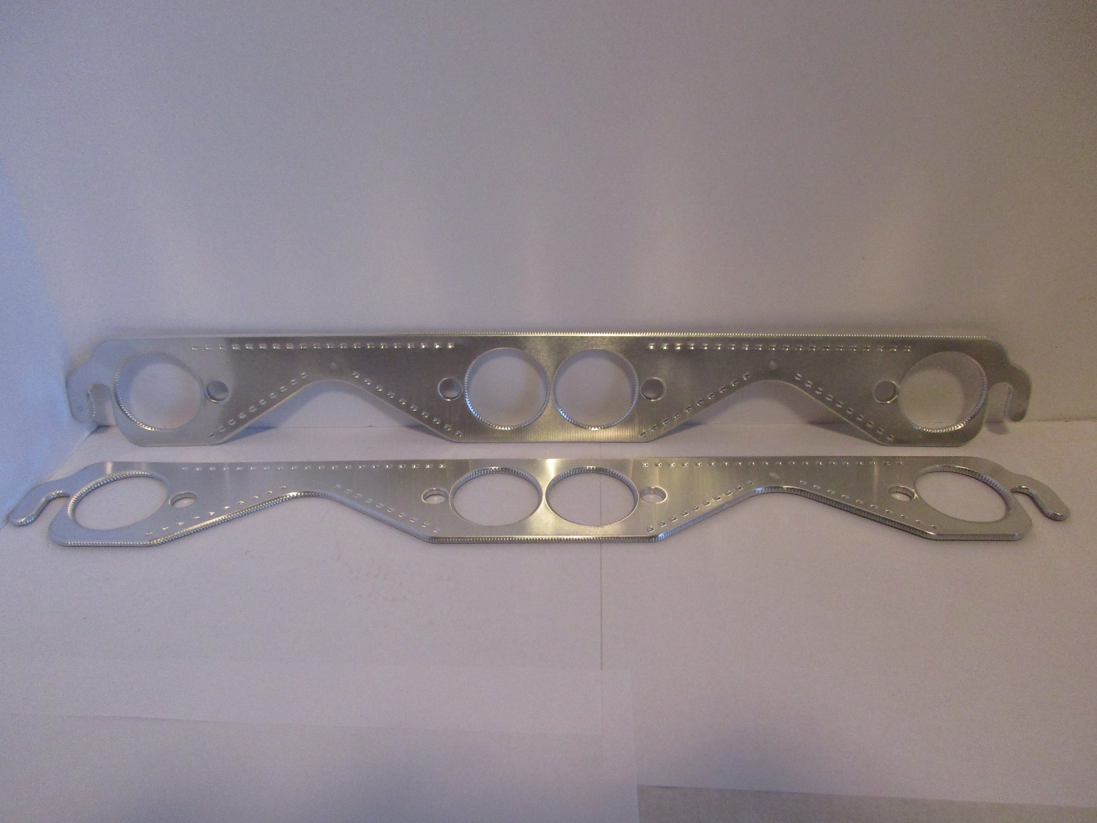 SMALL BLOCK CHEVY ALUMINUM ROUND PORT HEADER EXHAUST GASKETS REUSABLE sbc #4142