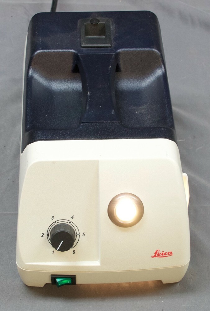 Leica CLS 100X Light Source   (R21)