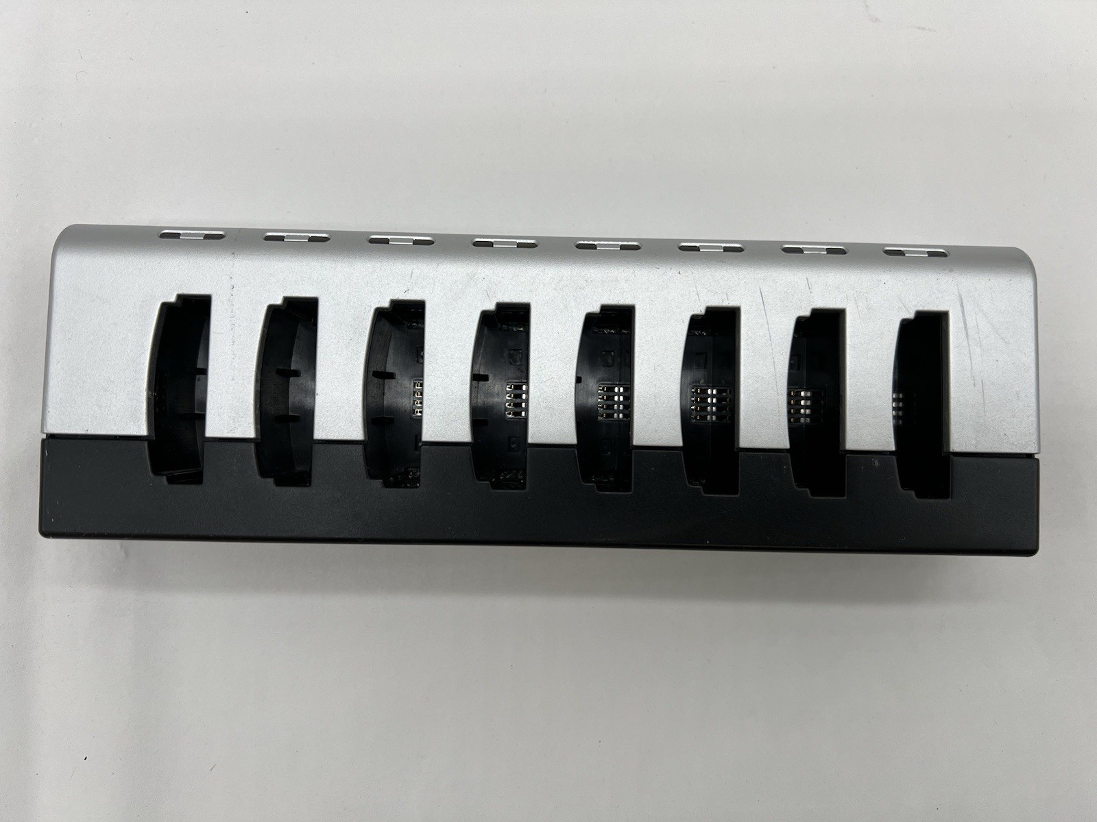 Vocera 8-bay Battery Charger B3000-8 (No AC Power Supply)