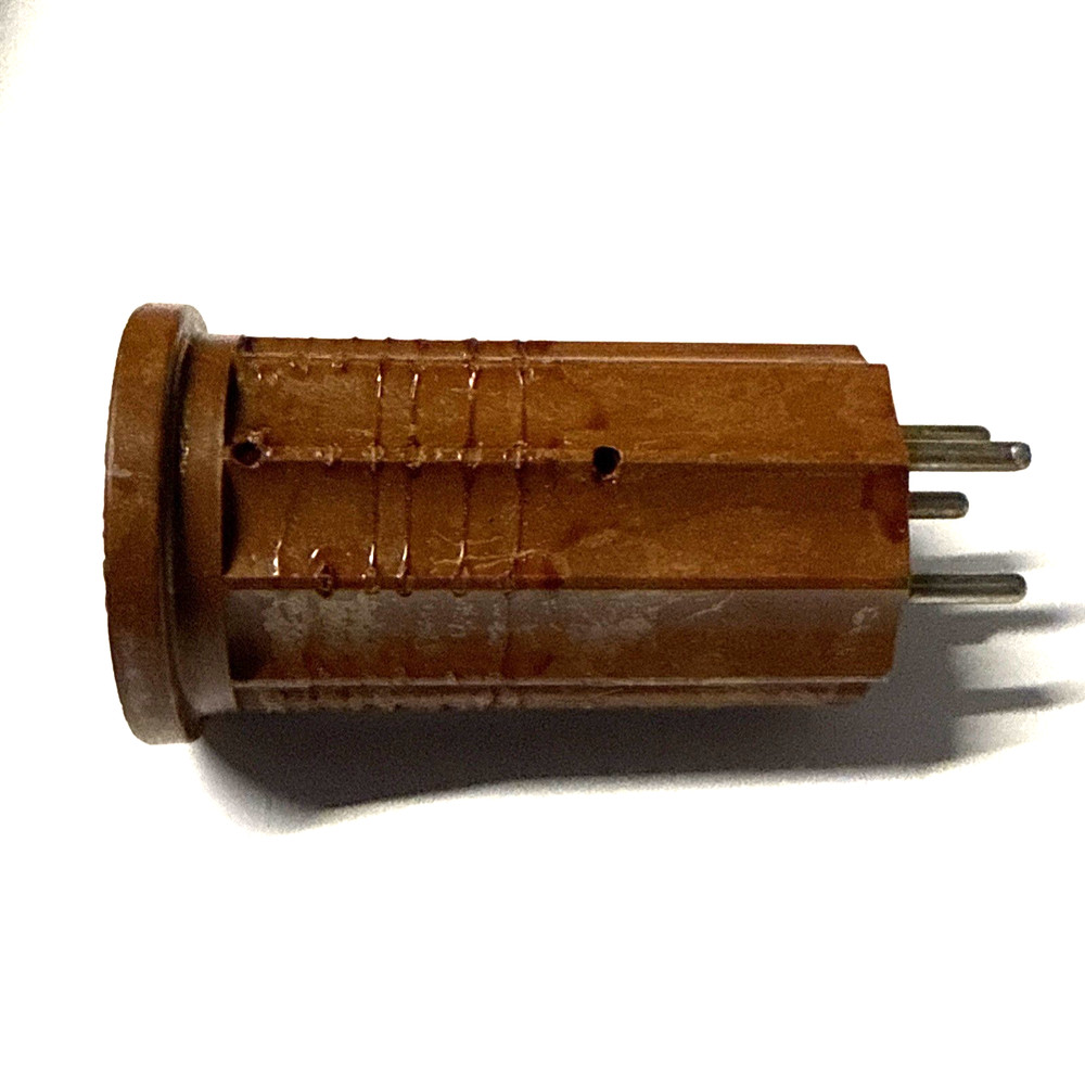 5 pin  plug-in coil form by Hammarlund  USED