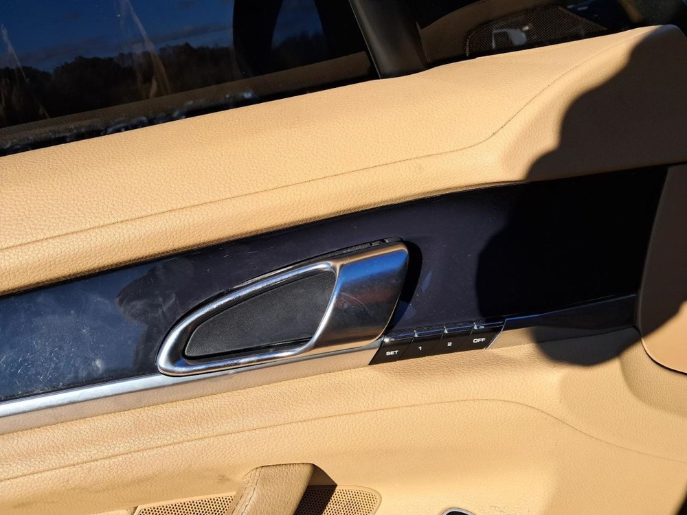 PANAMERA 2011 Glove Box 4860183