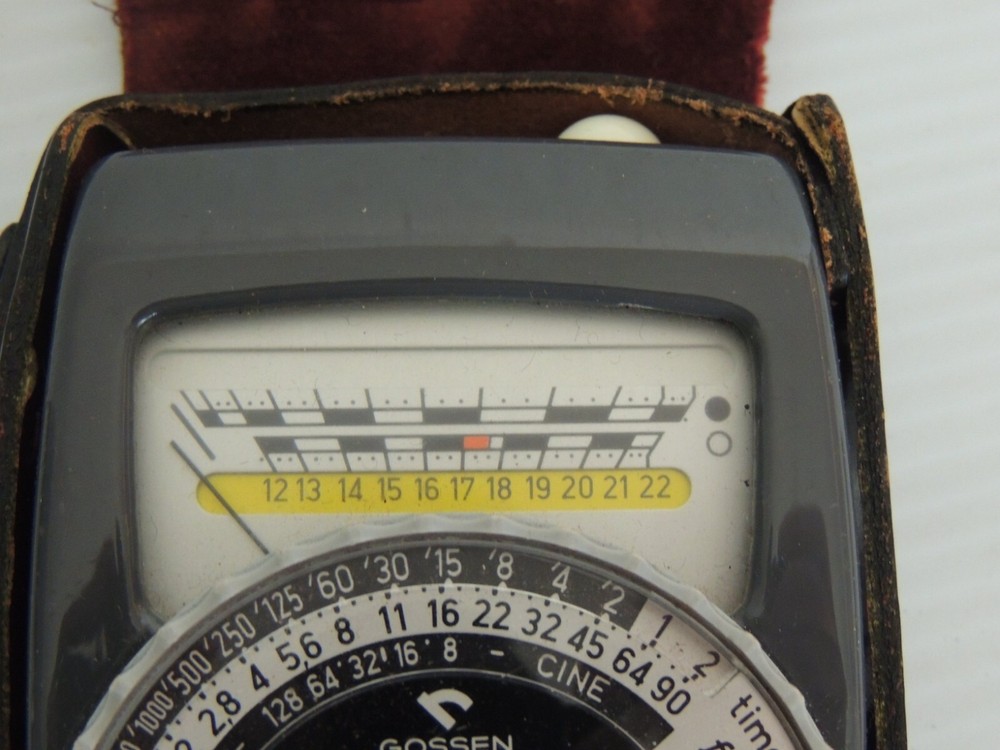 Gossen Luna Pro Meter in Case Vintage -