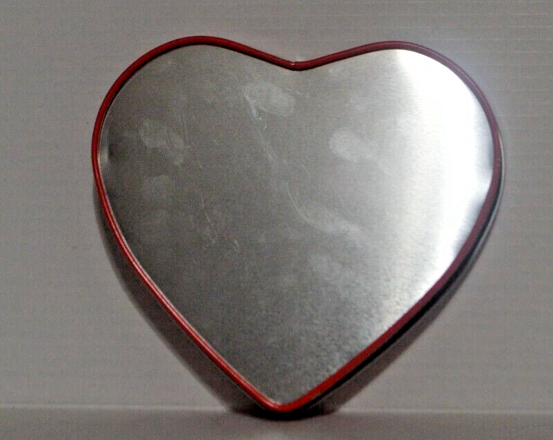 Star Wars Yoda Heart Tin