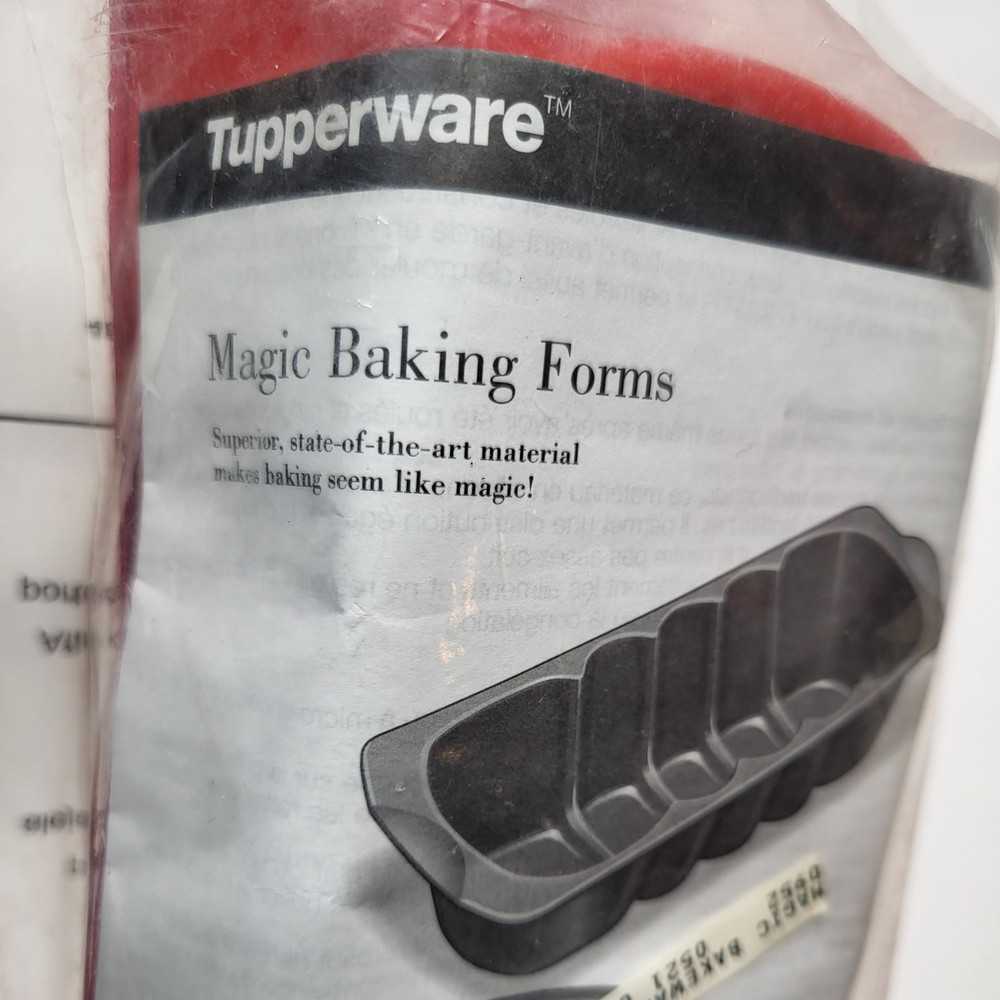 Tupperware Silicone Magic Form Flexible Bakeware Bread Loaf Pan 1 pc Rectangle