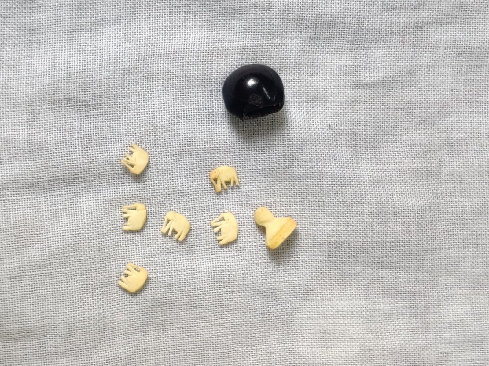 Rare Lucky Elephant Seed Bean 6 Tiny Carved Elephants Inside 1970's Vintage