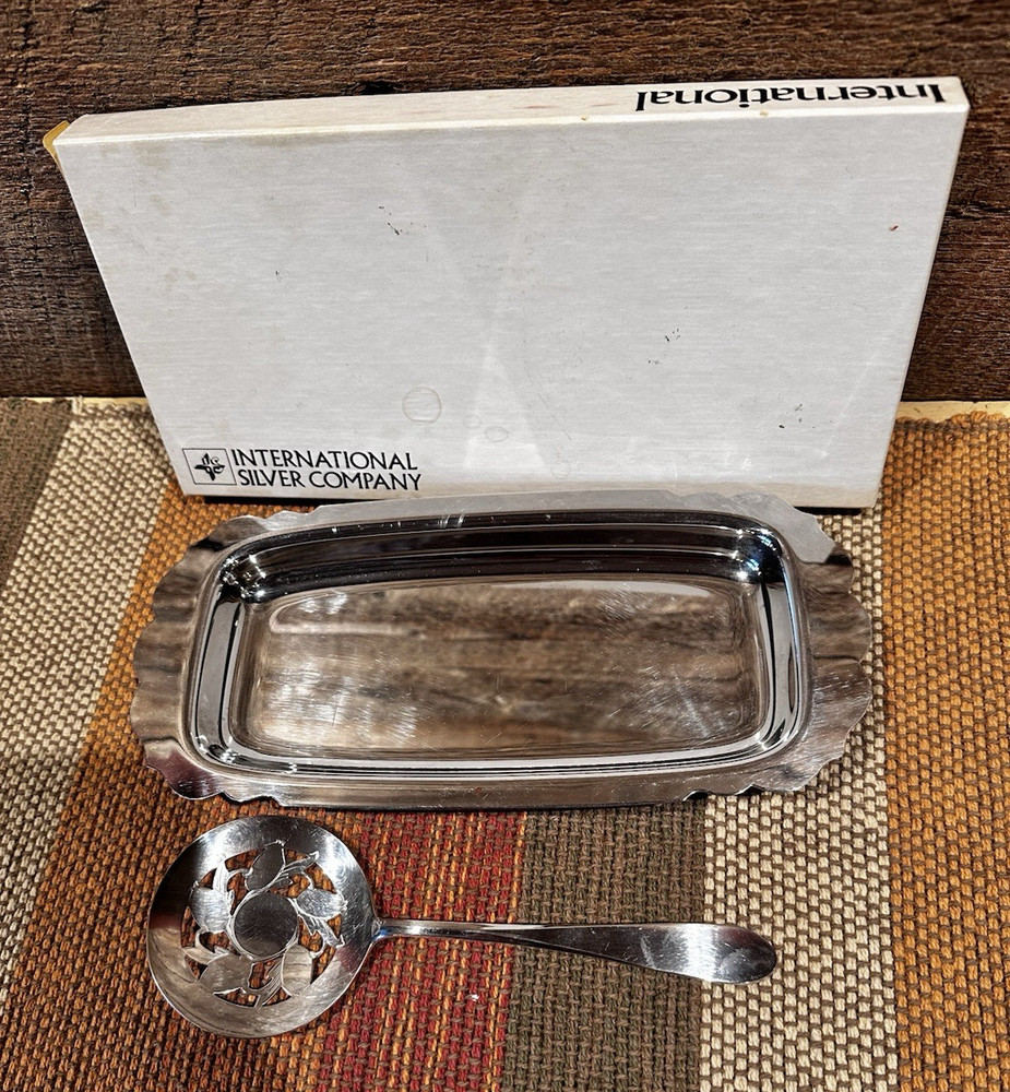 Vintage International Silver Co. 2 Piece Silverplate Cranberry Set W/ Box