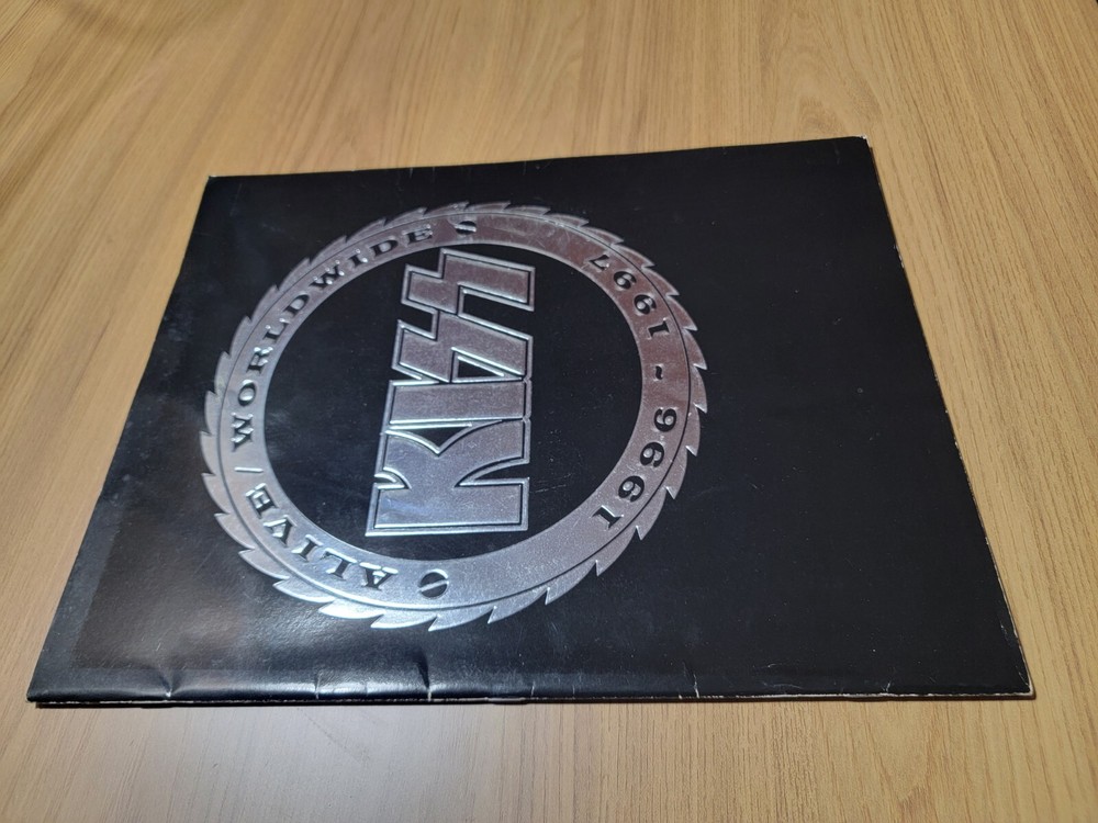 KISS - Alive Worldwide - 1996 1997 - Tour book in amazing condition.