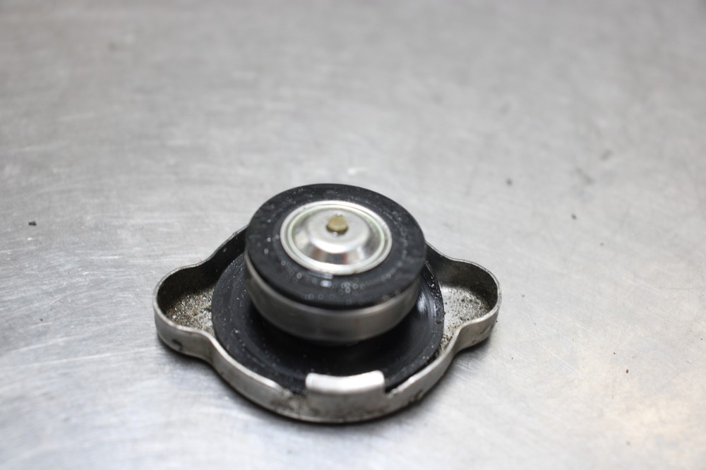 06-07 Honda CBR 1000RR Engine Radiator Cap