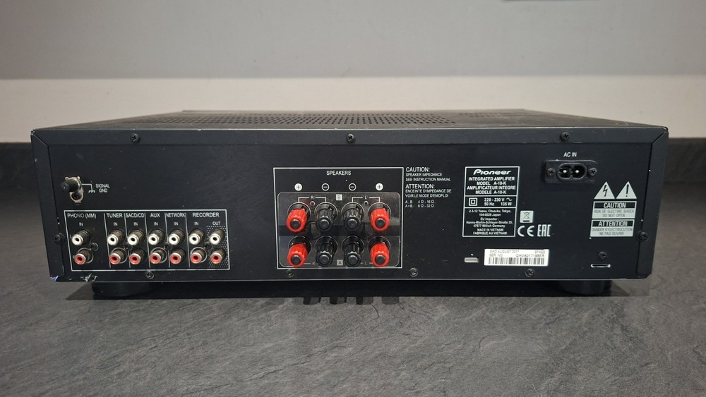 Pioneer A-10-k Integrated Amplifier - Amplifier. Phono Input.