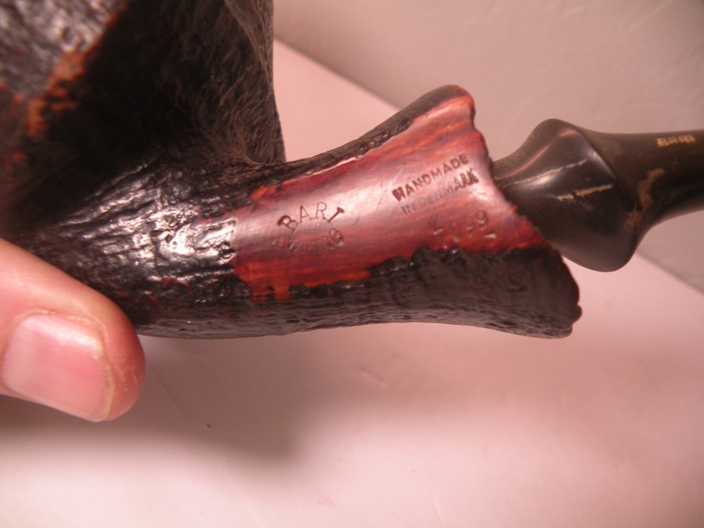 Bari Wiking 7099 Pipe Handmade in Denmark Rusticated