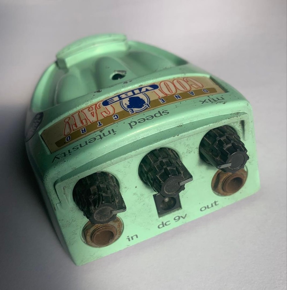 Danelectro Cool Cat Vibe Effects Pedal