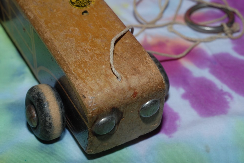Holgate Toy - rolling pull-along toy