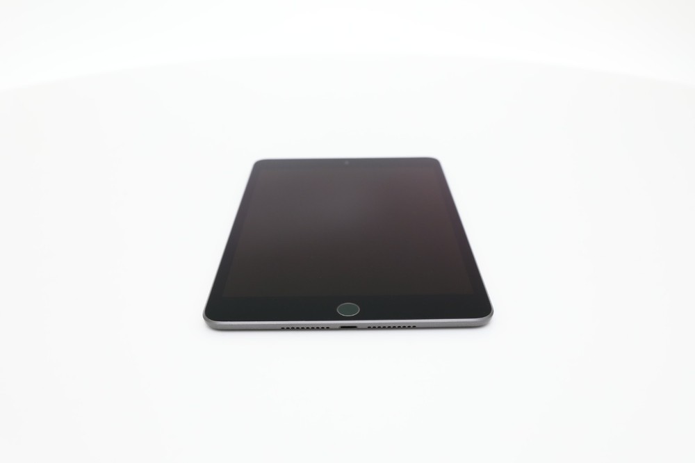 Apple iPad mini 5 (Wi-Fi + GPS) 256GB - Good Condition