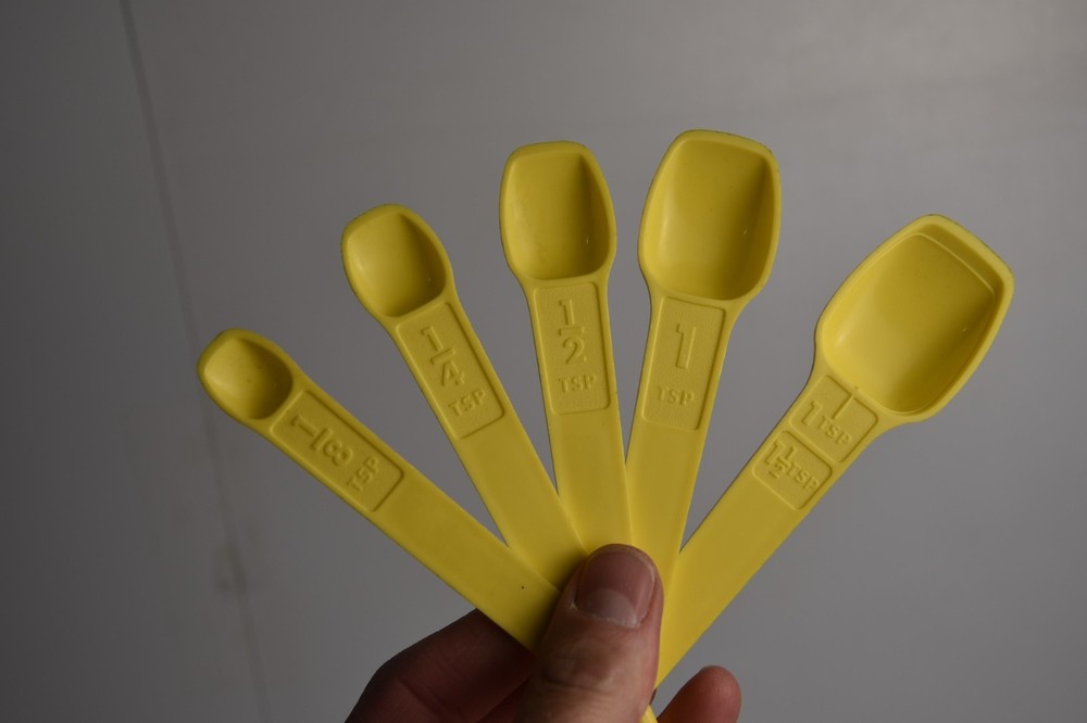 Vintage Tupperware Yellow Measuring Spoon Lot Stacking & Hanger
