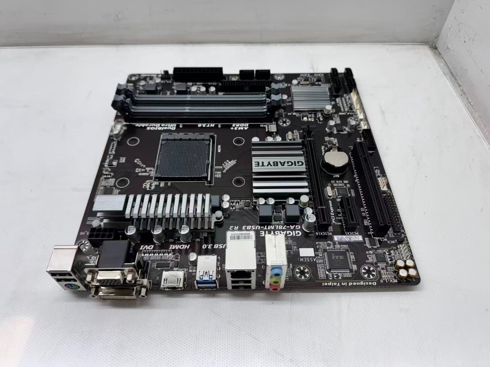 GIGABYTE GA-78LMT-USB3 R2 AM3+ DDR3 motherboard