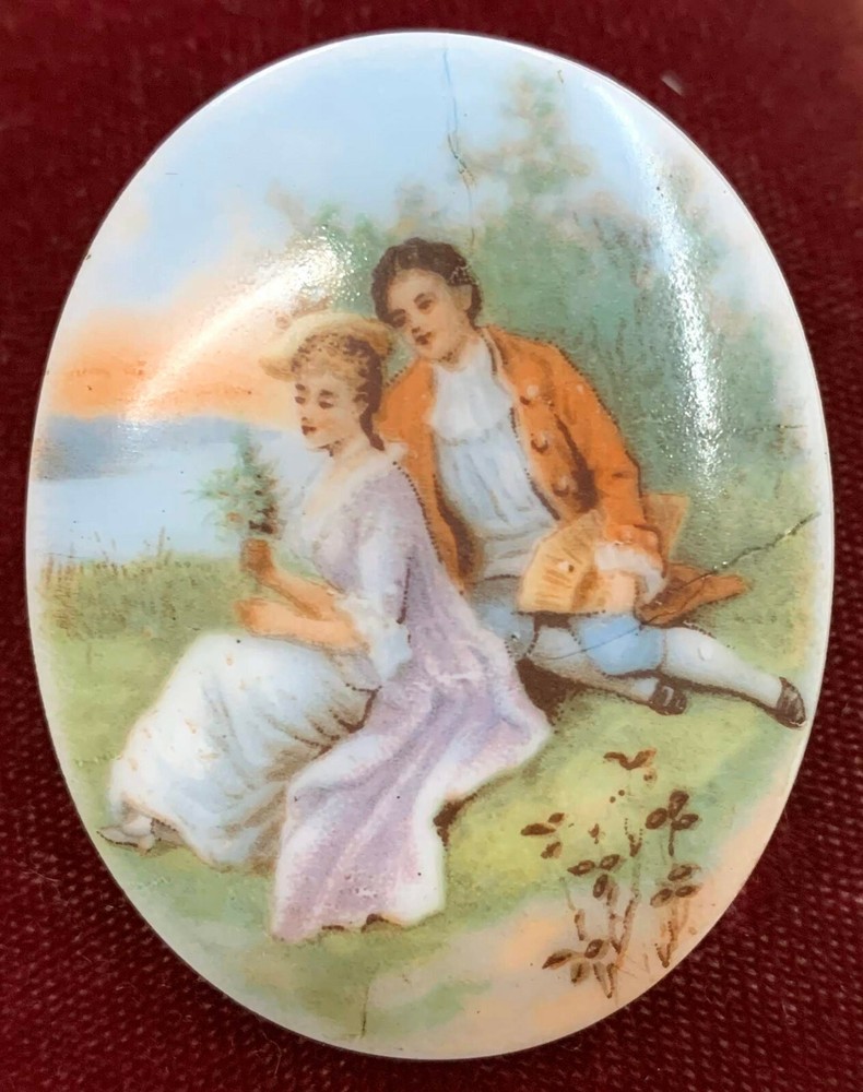 VINTAGE PAINTED PORCELAIN BROOCH