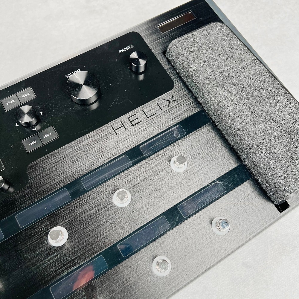 Line 6 Helix Guitar Multi-Effects Floor Processor 2023 - Black