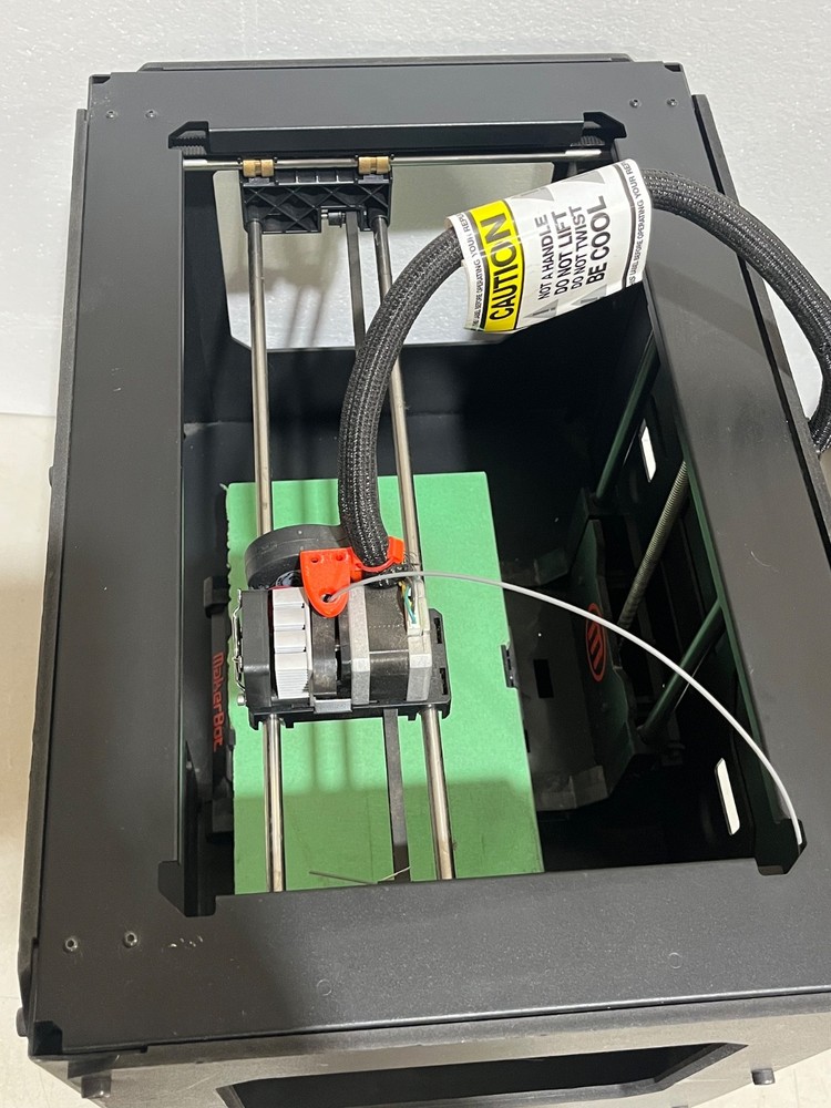 MakerBot Replicator 2 Desktop 3D Printer (FOR PARTS ONLY)