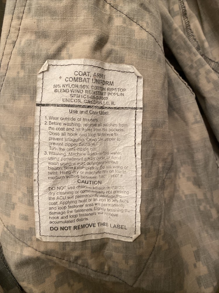US Army Combat Uniform, COAT, size Men’s Medium/Regular
