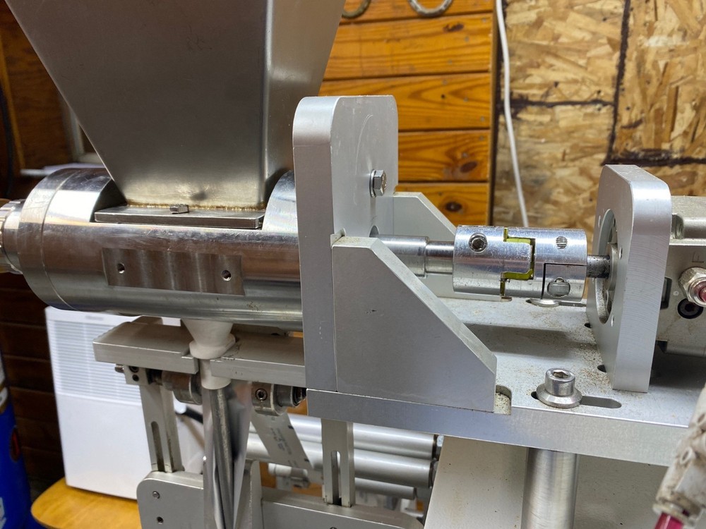 Ment Pack Artstick/R Single Lane Granule Stick Pack Machine- Working