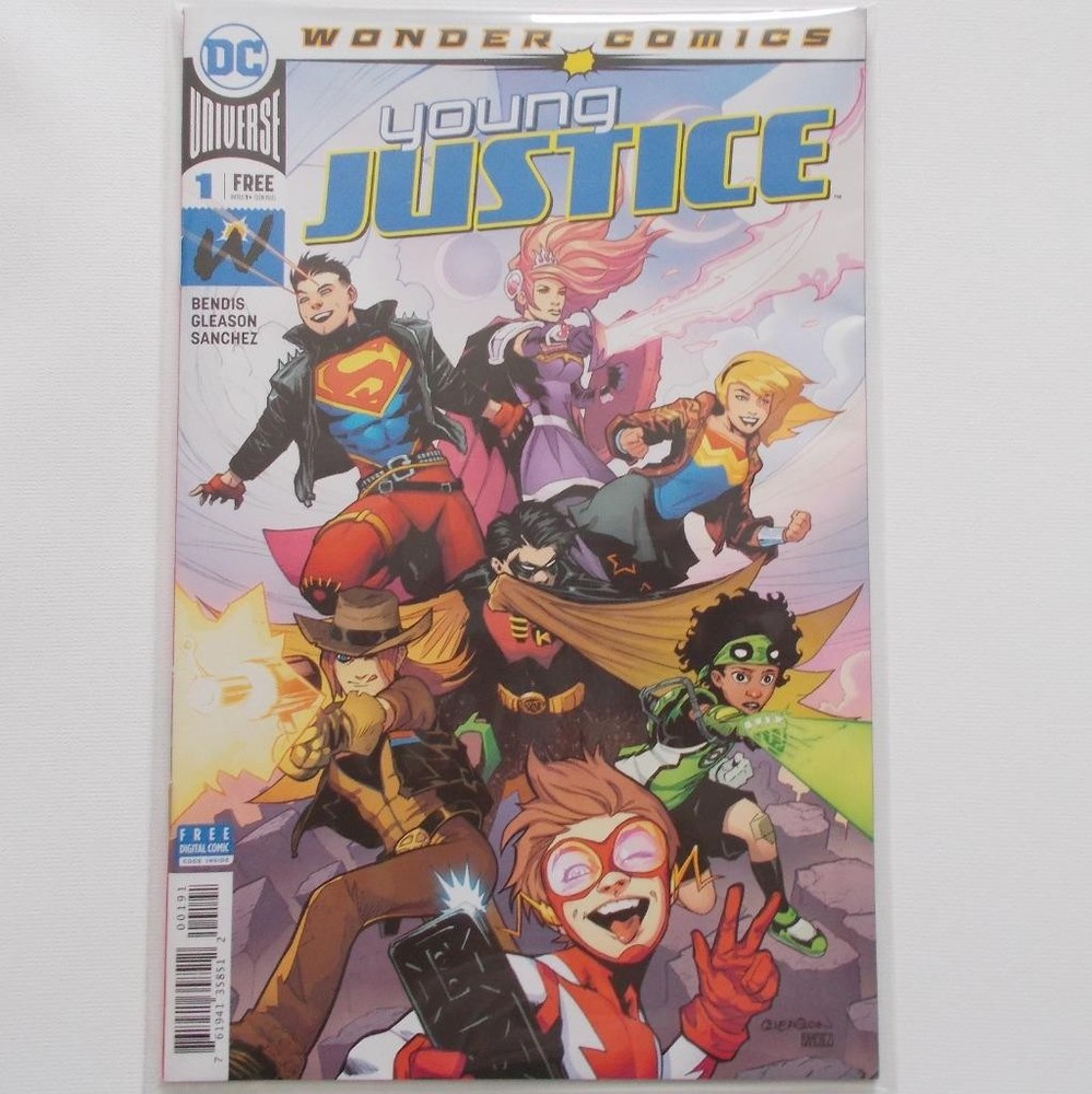 Young Justice Comic Promo Lot DC Comics Button Pins SDCC Comic Con