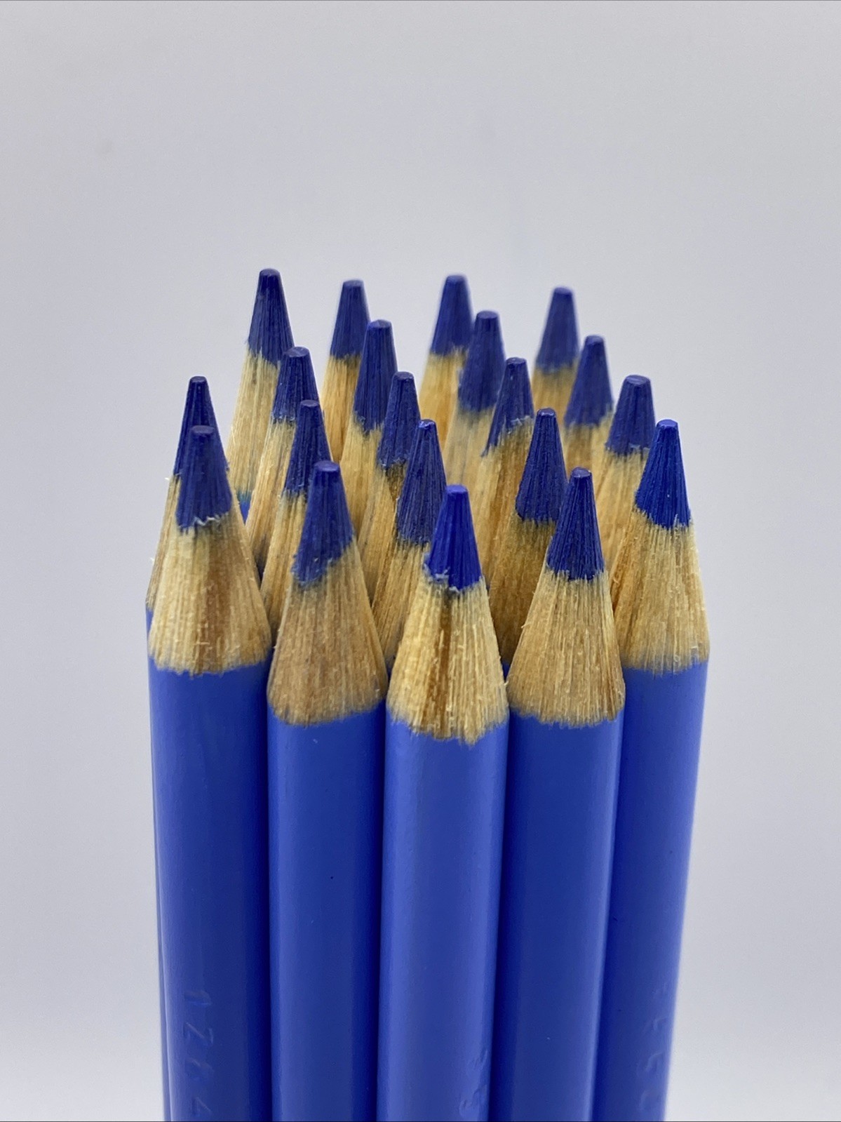 (20) Crayola Colored Pencils  (light blue) BULK