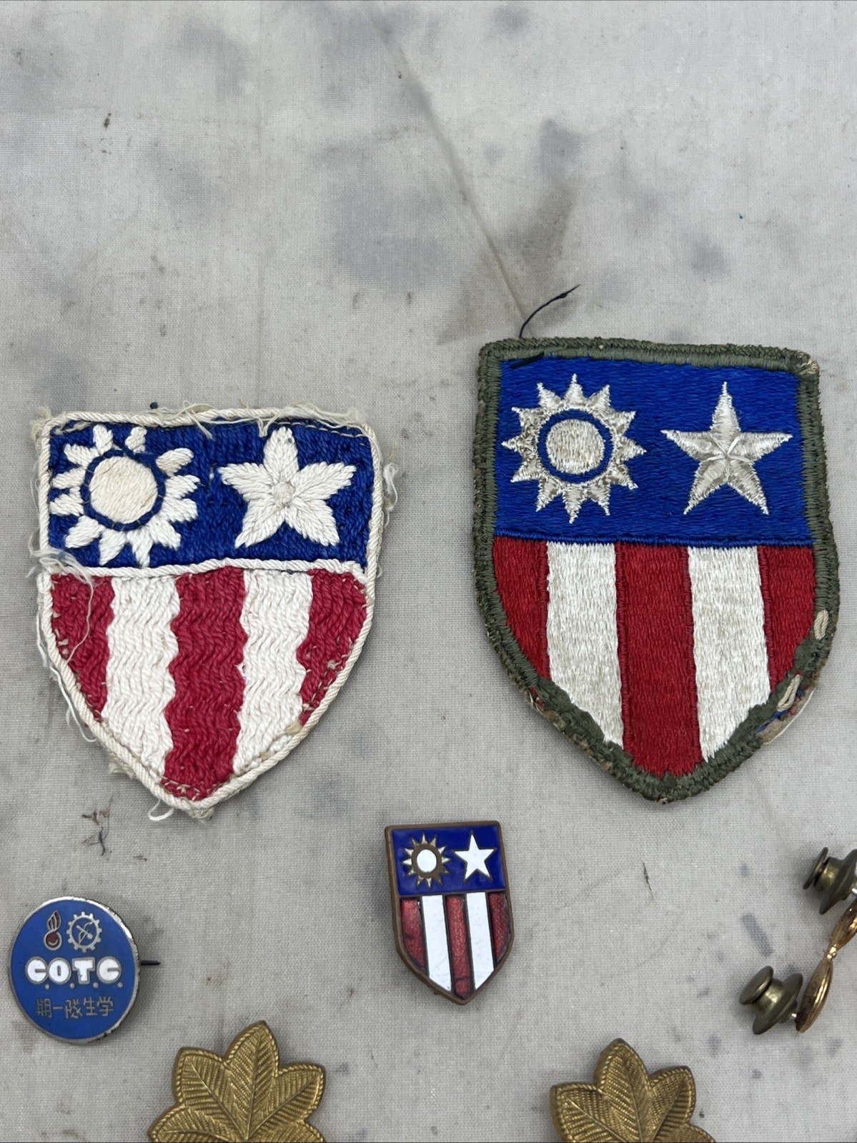 WW2 US Army Officer China Burma India Insignia Lot ROC Pin (FF470