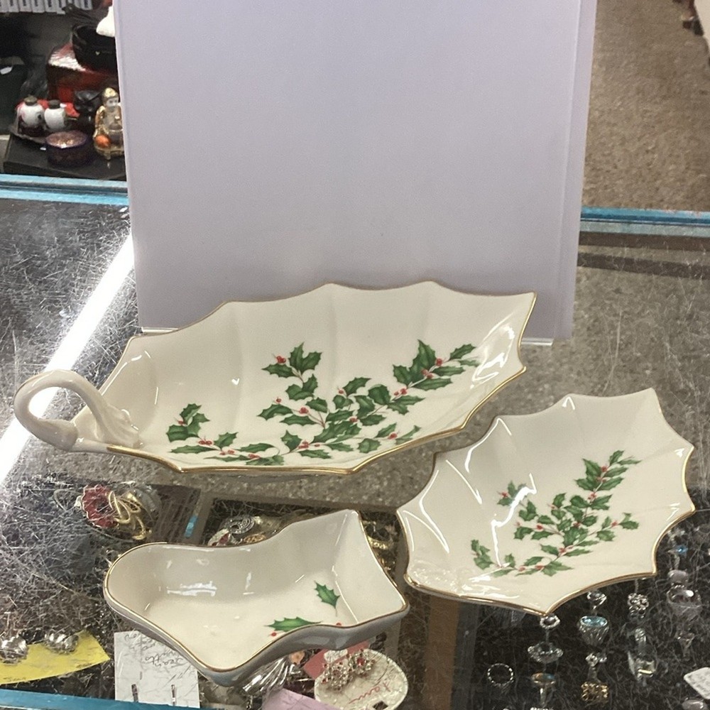 Lenox Holly Leaf Dish Set with Gold Trim