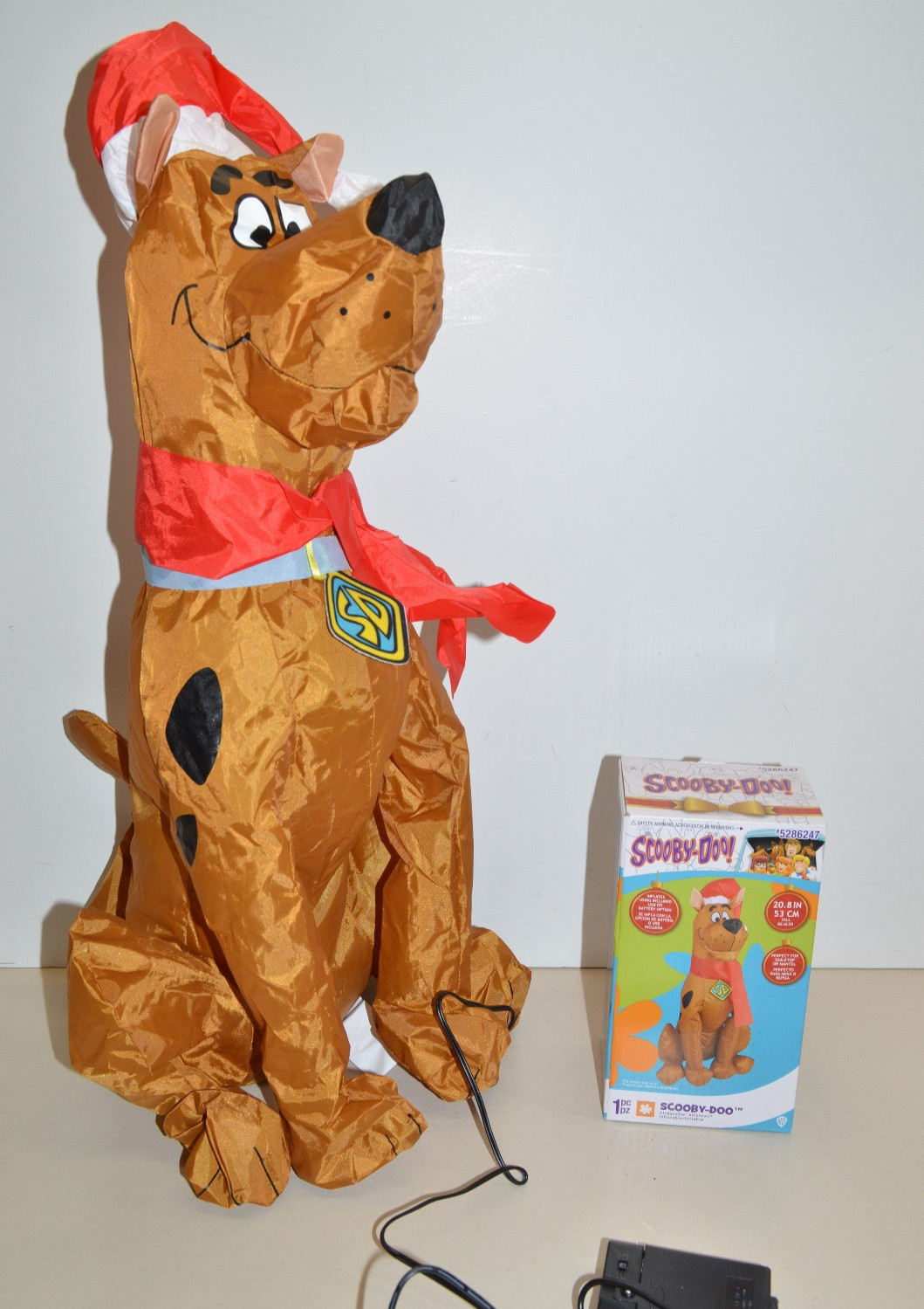 Scooby-Doo Christmas Airblown Inflatable Desk Table Mantle 20.8” NEW Santa Hat
