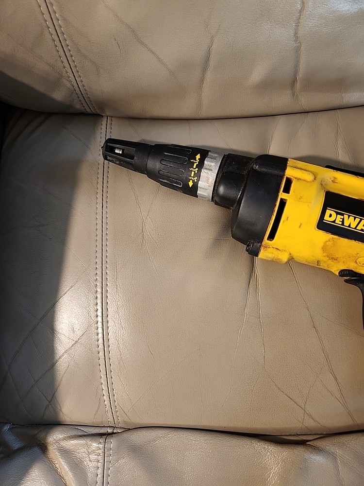 Dewalt DW257 VSR Variable Speed Reversing Deck / Drywall Electric driver Tested.