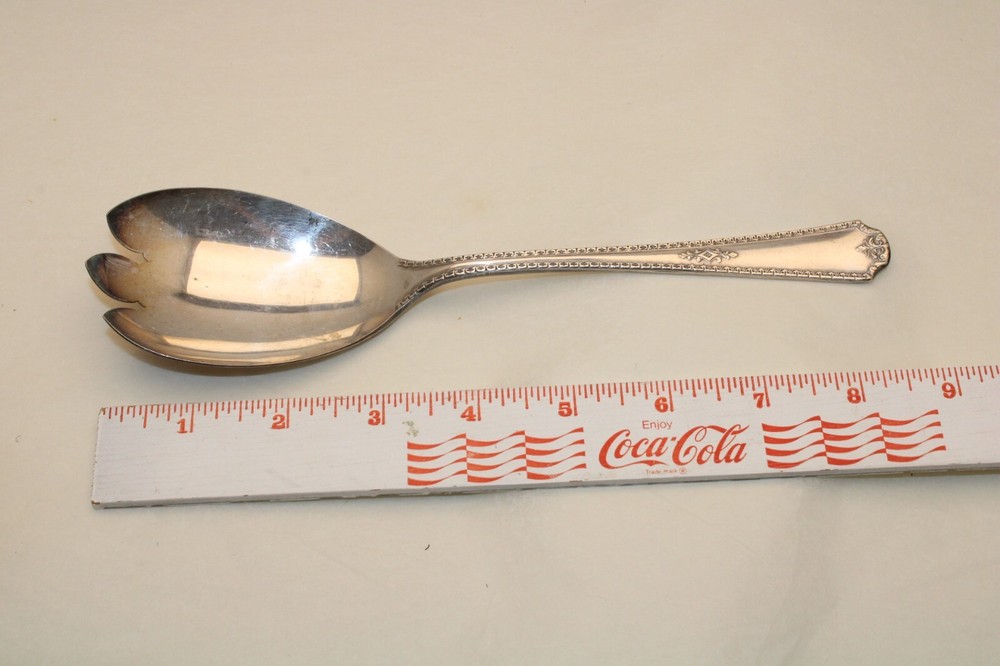 WM A Rogers AA Berkley Pattern Salad Serving Spoon No Monogram