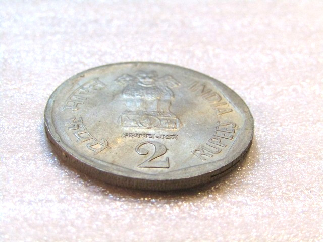 India 1982 2 Rupees unc Coin Integration