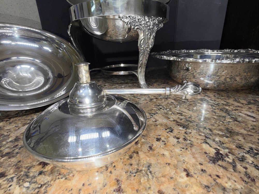 Heritage pattern by 1847 Rogers Bros, 8 1/2 Chafing Dish