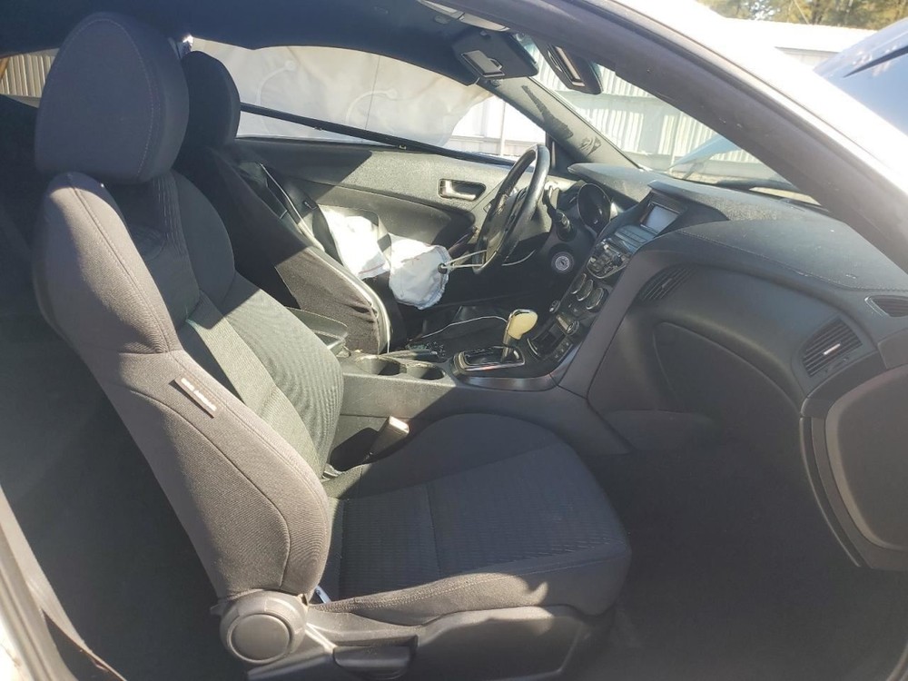 GENESIS 2013 Glove Box 4907864