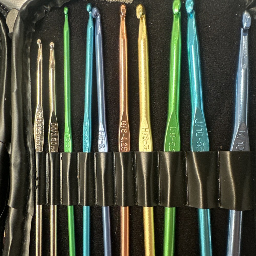 Boye CrocketMaster Hooks with Case Set of 23