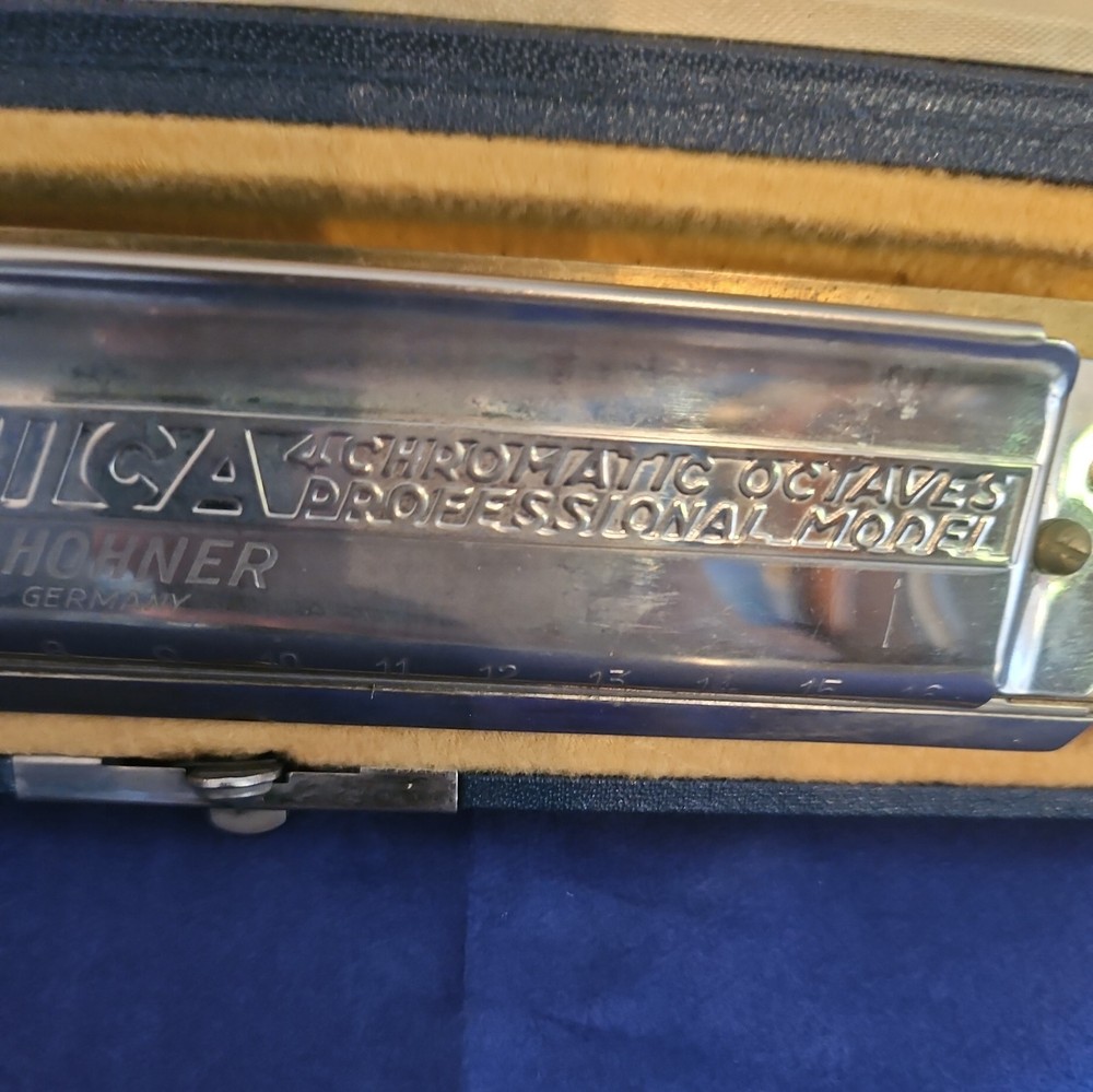 M. Hohner The 64 Chromonica Nr. 280 Harmonica in case