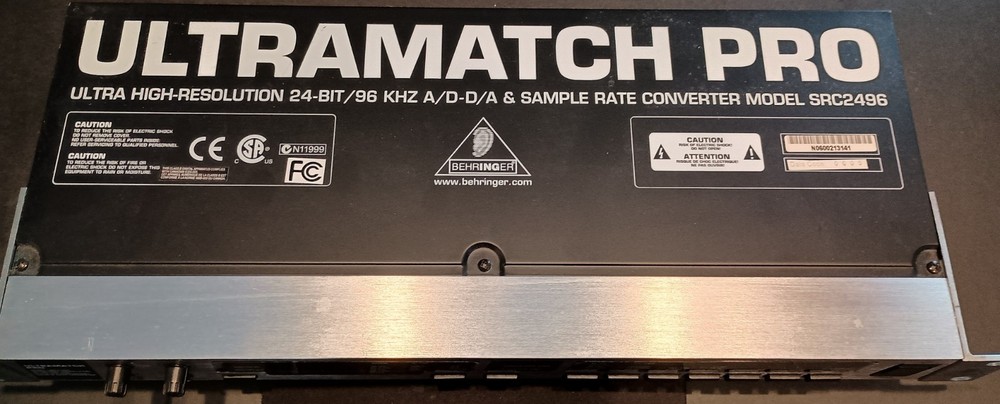 Behringer Ultramatch PRO SRC2496 24-Bit/96 kHz A/d-d/A & Sample Rate Converter