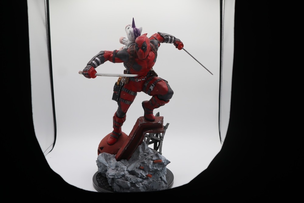 3D printed - resin - Deadpool Statue 1/6th scale