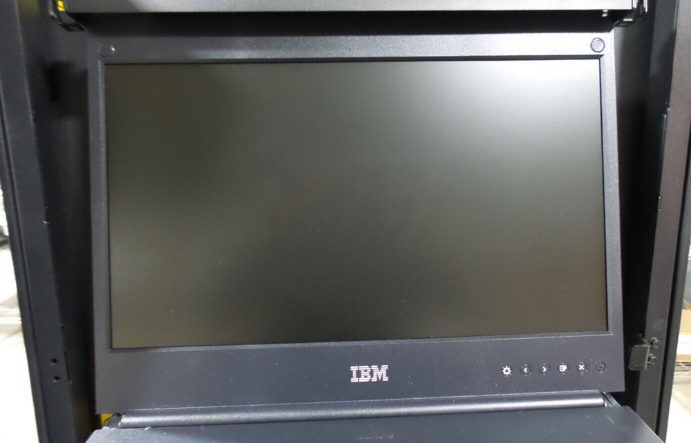 IBM Pure Data 3565 Storage Machine Type 9308, Model: 4CX Blade Canter H