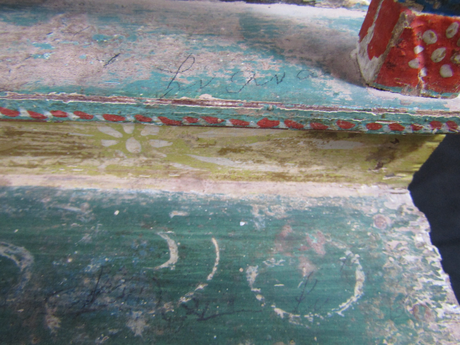 ANTIQUE MEXICAN WOOD NICHO/SHRINE WITH 3 WISE MEN RELIGIOUS ARTIFACT