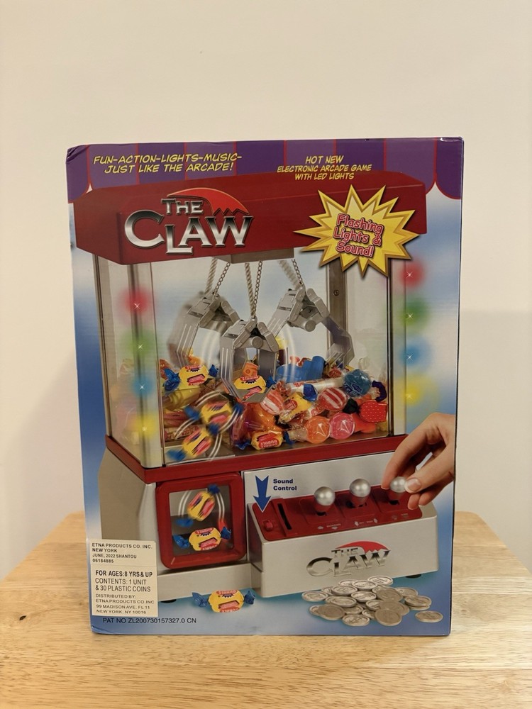 Arcade Claw Machine Candy Grabber