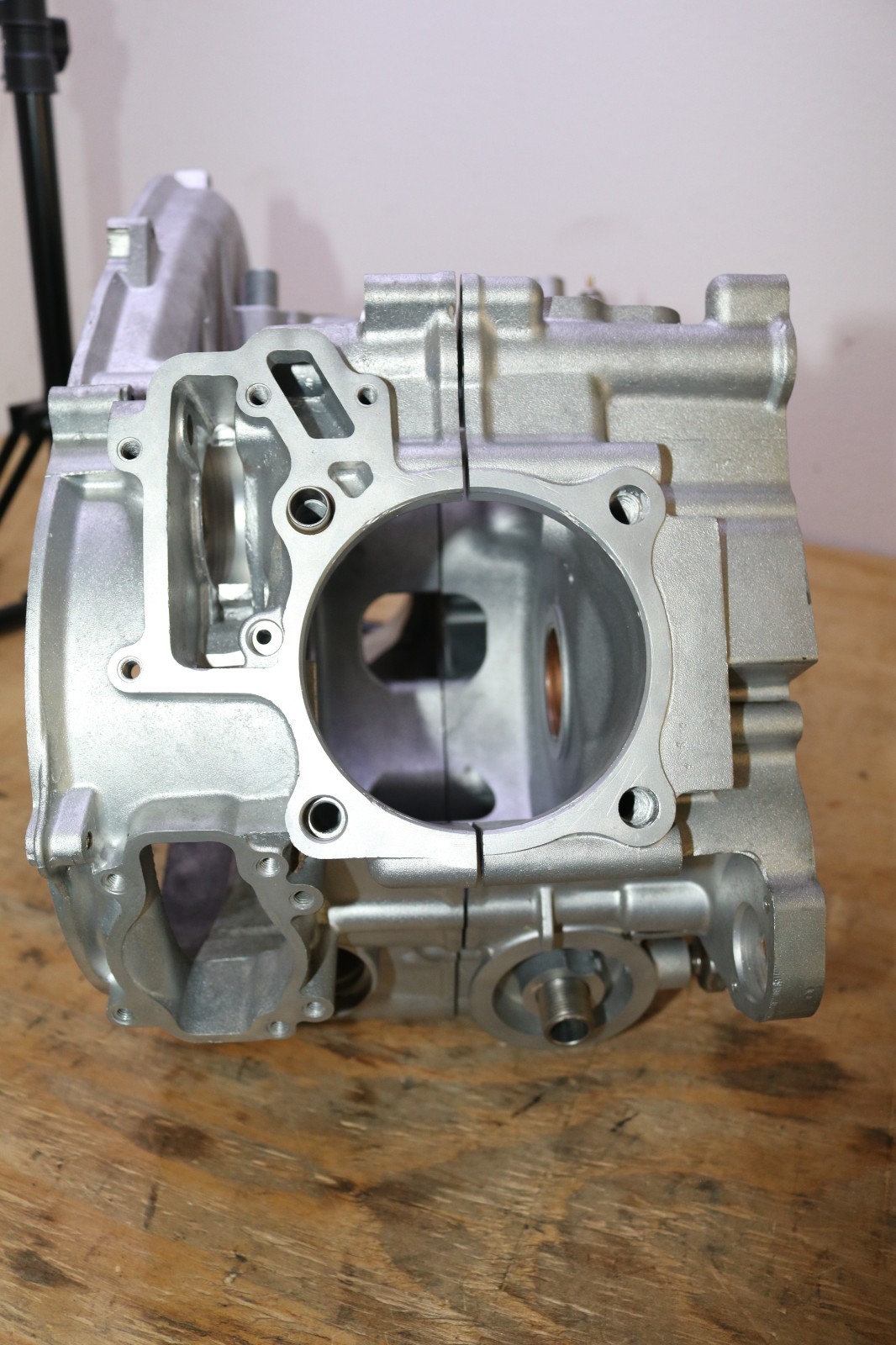 2007 KAWASAKI BRUTE FORCE 750 KVF750 4X4 ENGINE MOTOR CRANKCASE CRANK 14001-0015