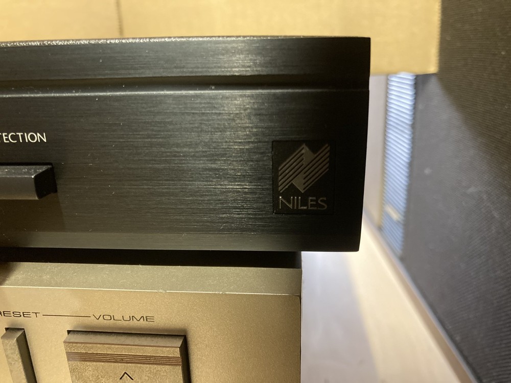 Niles Audio SVL-4 Speaker Channel Selection/volume Control System Tested Works