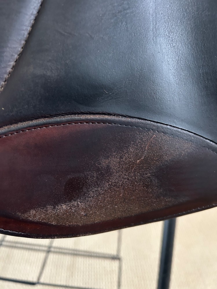 Hunter/Jumper saddle